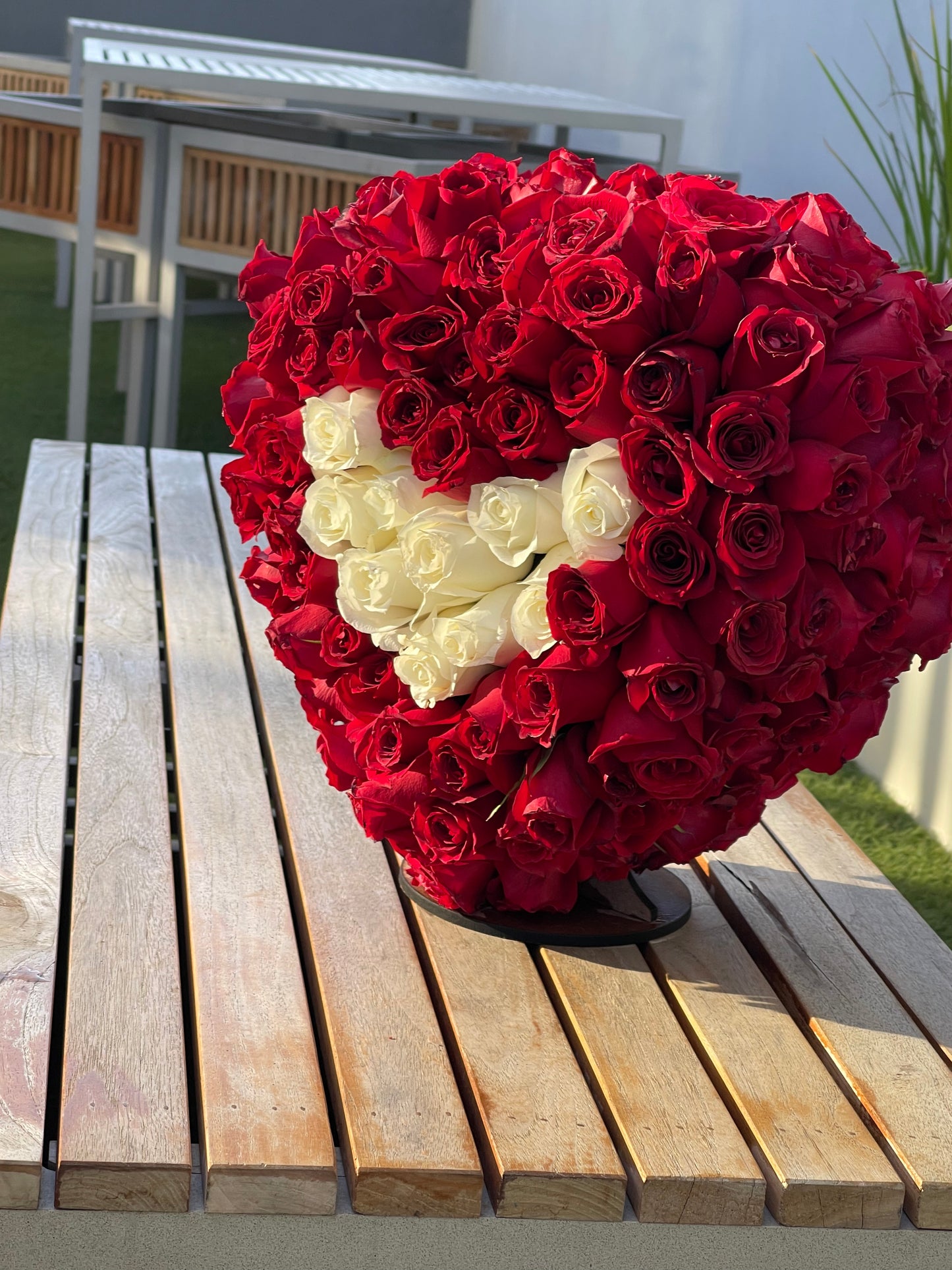 Luxury Heart 150 Red Roses